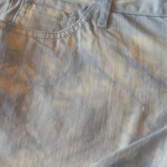 Old Navy 16 Blue Tie Dye Diva Denim Shorts NWT - Picture 2 of 3